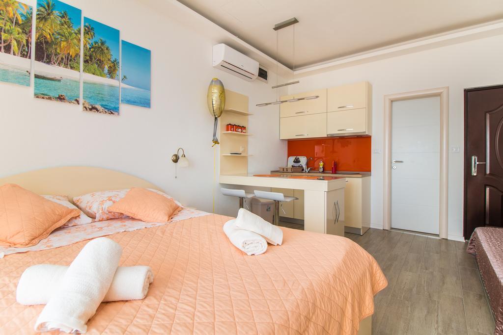 Apartments Rakuljic Подстрана Екстер'єр фото